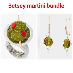 🫒▪️Betsey Johnson🔹️▪️Olive Martini Ring and Earring Bundle